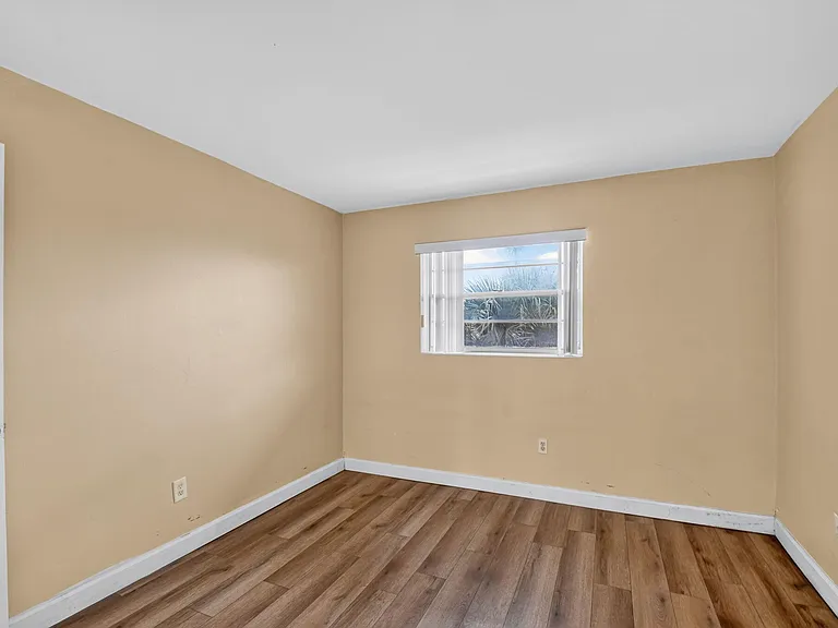 1505 Crescent Cir #B24 — Photo 29