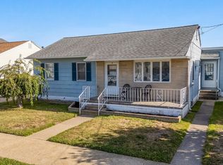 107 E Hollywood Ave, Wildwood Crest, NJ 08260