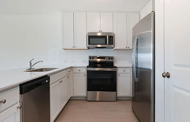 Vista at Avenida Rental Homes — Photo 1