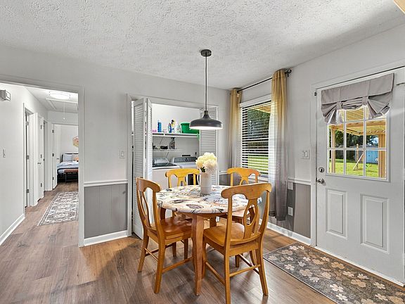 3rd image of 1663 Ragland Ln