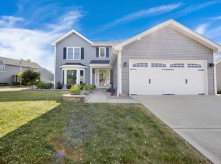 1185 Westward Trl, Carol Stream, IL 60188