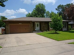 1530 S Belcrest Ave, Springfield, MO 65804