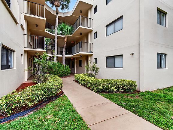 4th image of 5280 Las Verdes Circle #112