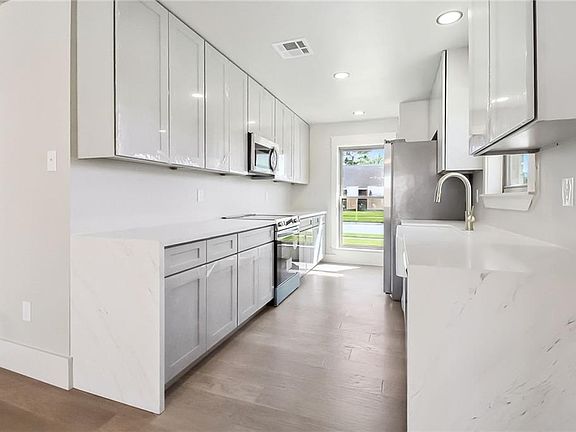 4th image of 3840 Briant Dr