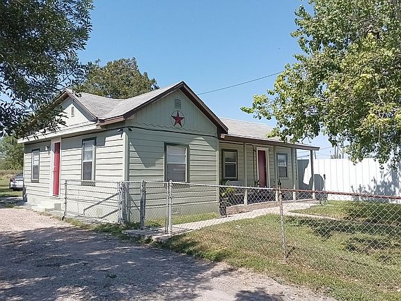 3rd image of 1737 Main Dr