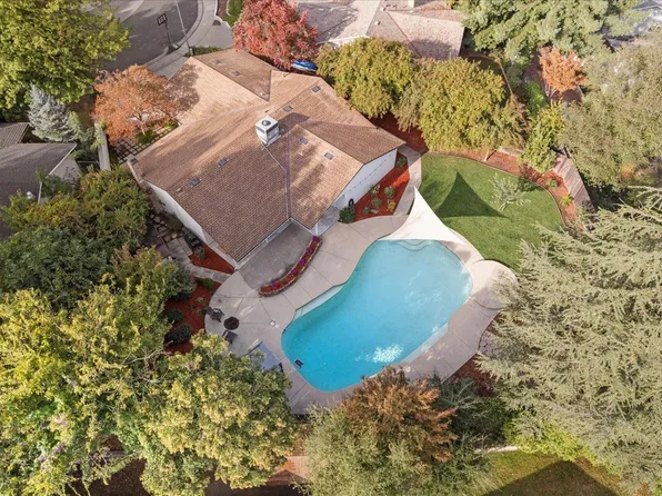 8431 Harbourwood Drive, Orangevale, CA 95662