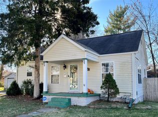 1205 Fairway Dr, Alton, IL 62002