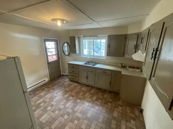 129 N Chestnut St, Shenandoah, PA 17976