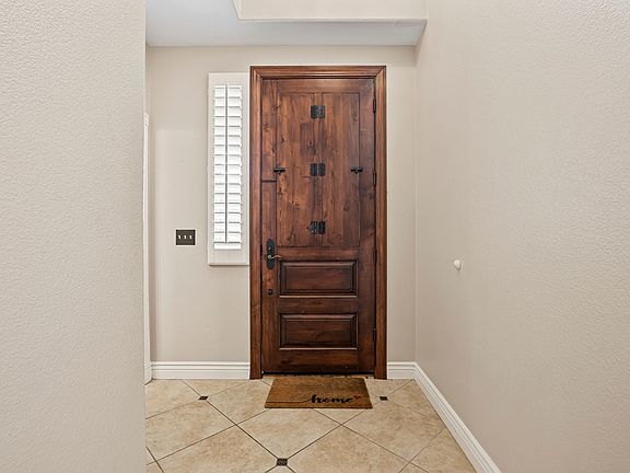 4th image of 939 Skip Away Ct