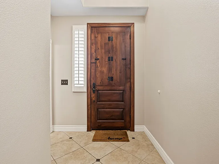 939 Skip Away Ct — Photo 4