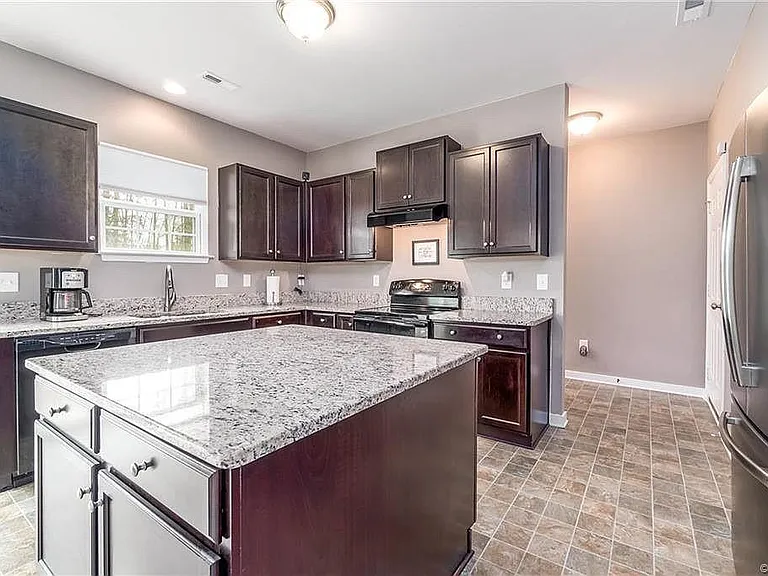 4007 Island Park Ct — Photo 14