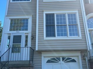 7001 Bentley Mill Pl, Alexandria, VA 22315