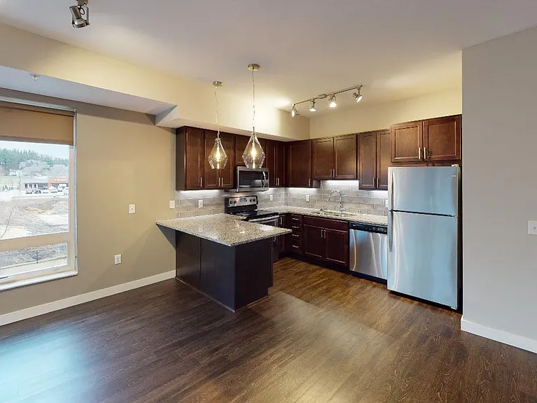 Red44 Luxury Apartments | Specials Available — Photo 72