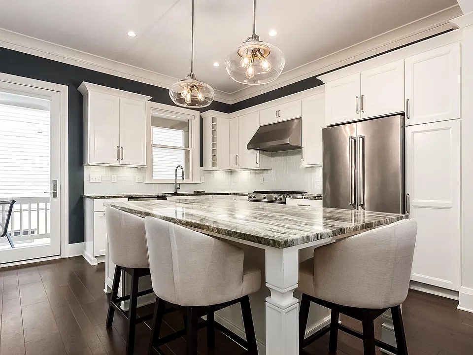 122 W Starr Ave
