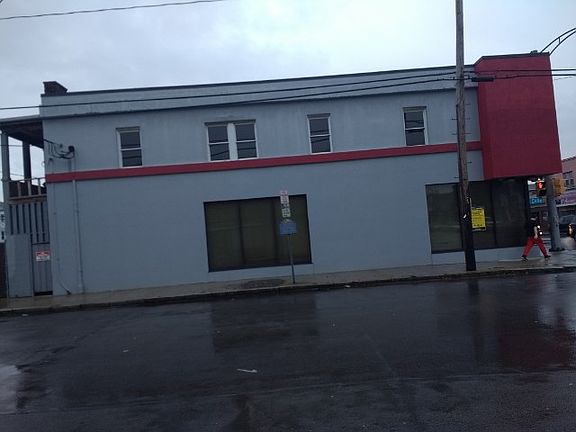 3rd image of 1900 Pine Ave