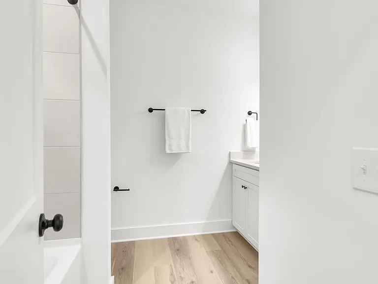 2304 Delano St — Photo 16