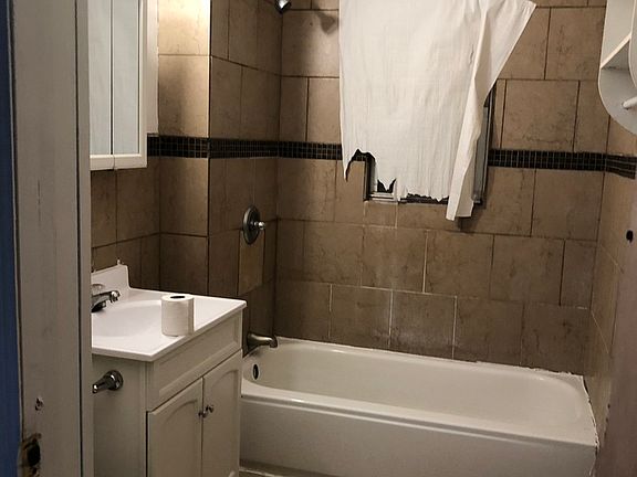 5th image of 15238 Paulina St