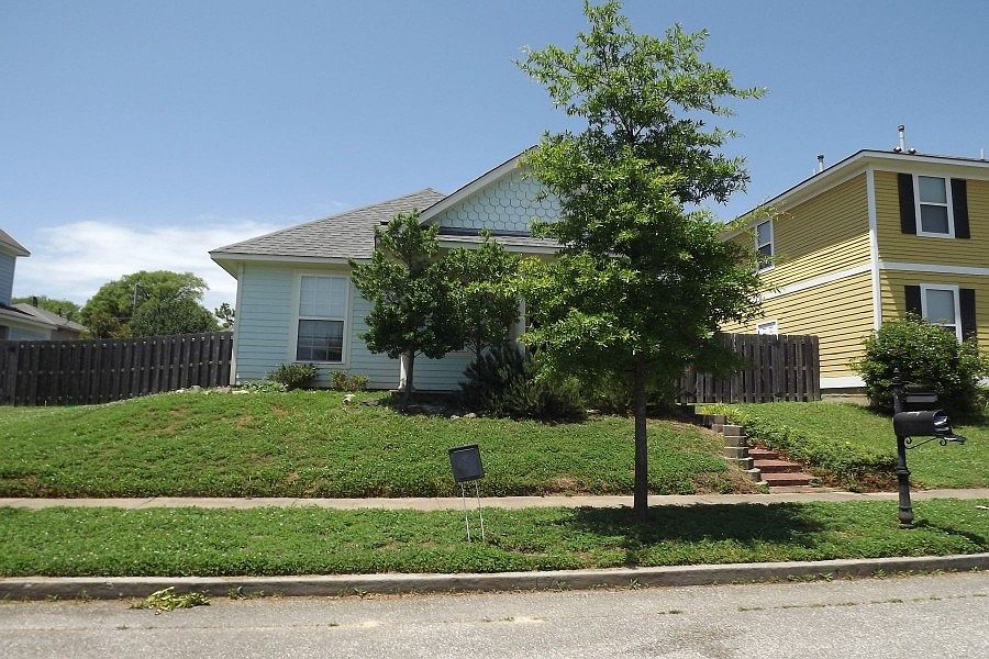 1st image of 625 Greenlaw Pl