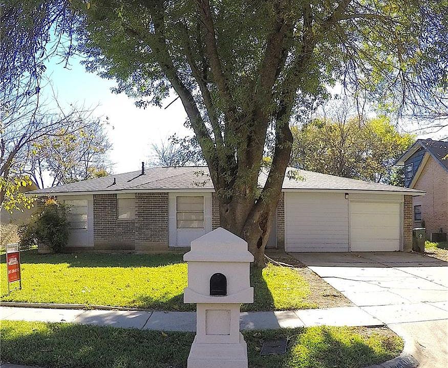 1st image of 1302 Rebecca Ln