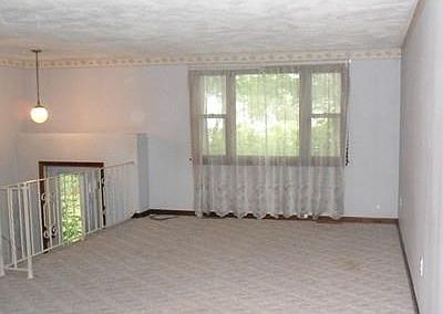 5th image of 107 Pollard St