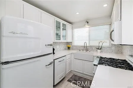577 Ramona Ave #C — Photo 8