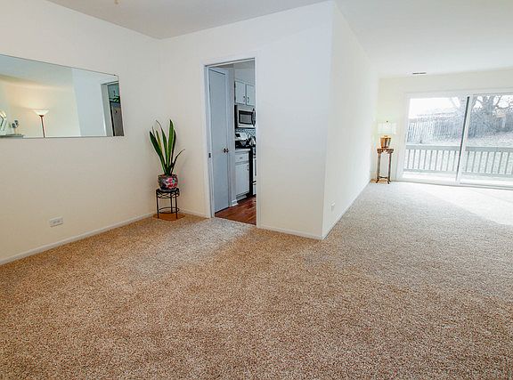 5th image of 29W471 Emerald Green Dr #27F