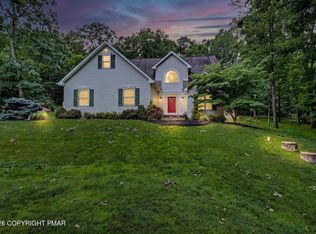 7216 Moss Dr, Swiftwater, PA 18370