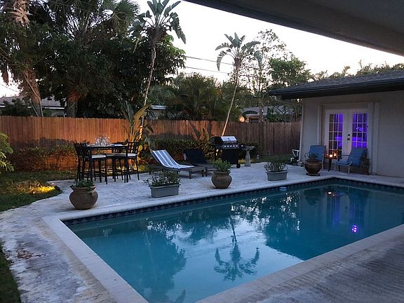 2nd image of 3230 SW 23rd St