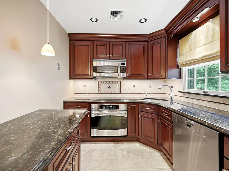 137A S Maple Ave #B — Photo 12