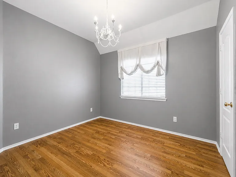 516 Hawken Dr — Photo 20