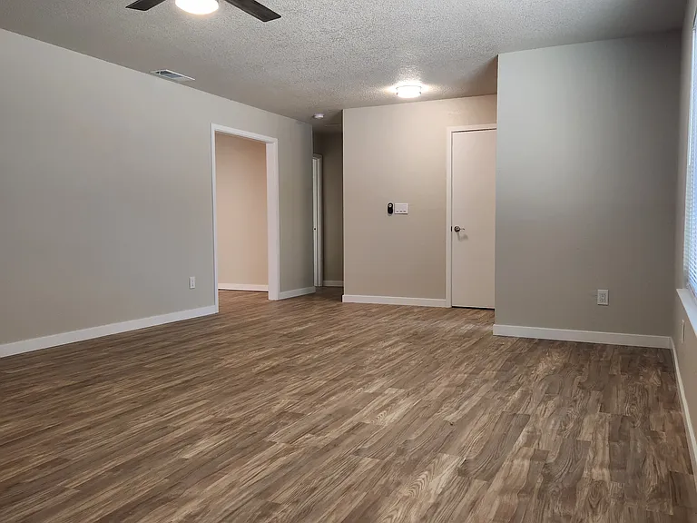 9425 Emerald Vista Dr — Photo 3