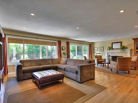 2nd image of 1134 Zinfandel Way