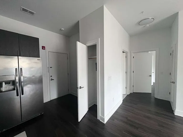 310 Madison Ave #202 — Photo 3