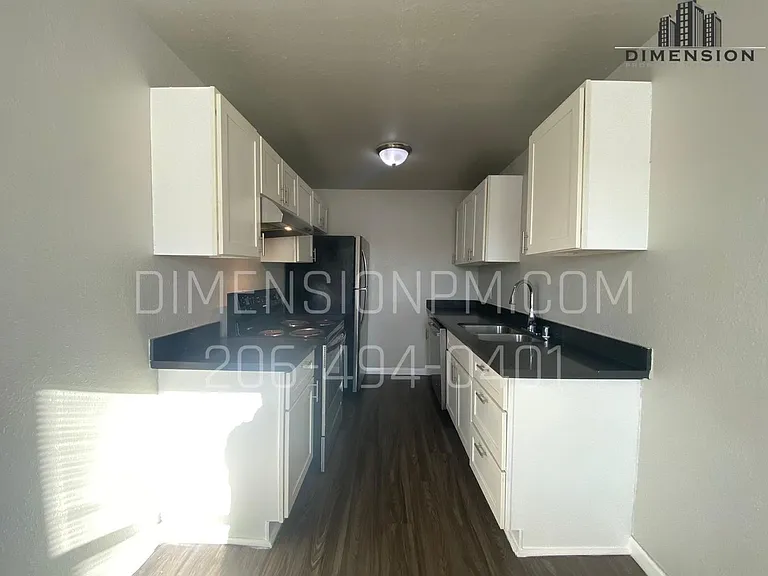 5401 Pacific Apartments — Photo 17