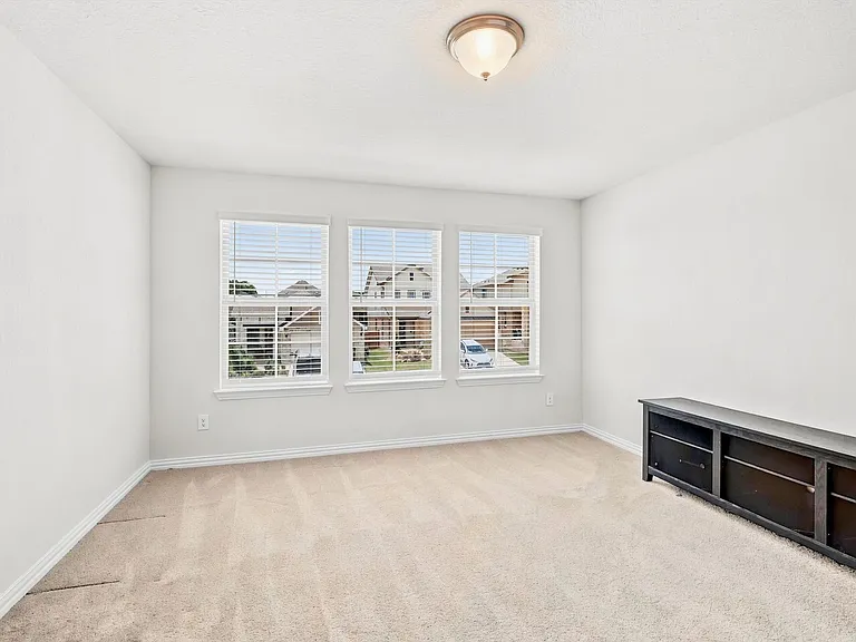 2046 Flametree Ave — Photo 16