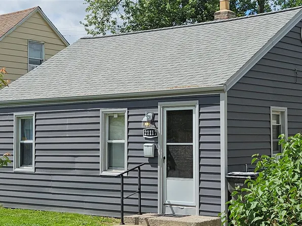 21117 Woodward St, Clinton Township, MI 48035