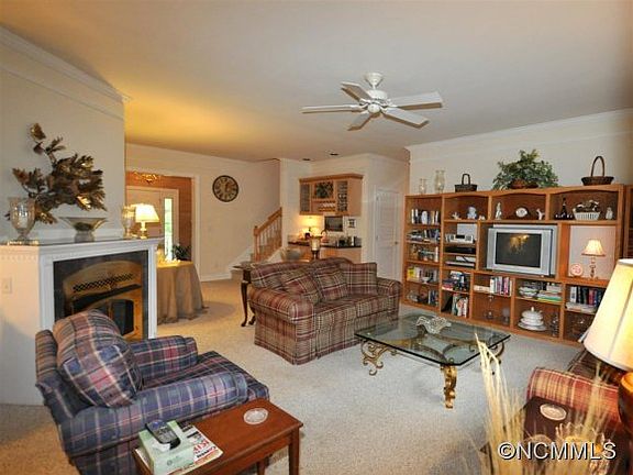 5th image of 44 Laurlea Ln