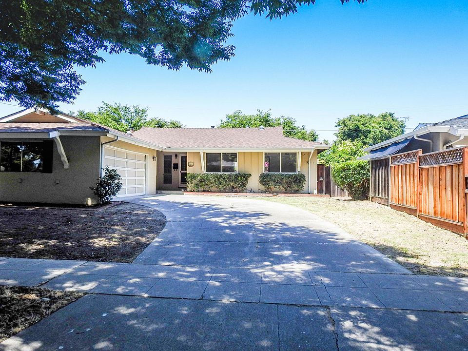 1st image of 2419 Pebble Beach Dr
