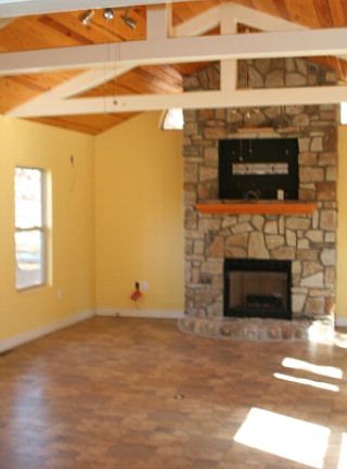 3rd image of 472 Camelia Dr