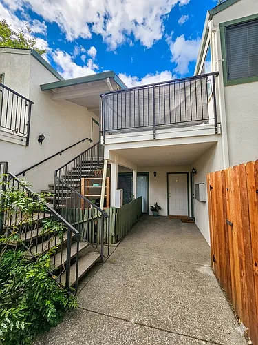 222 D St #112 Photo 1