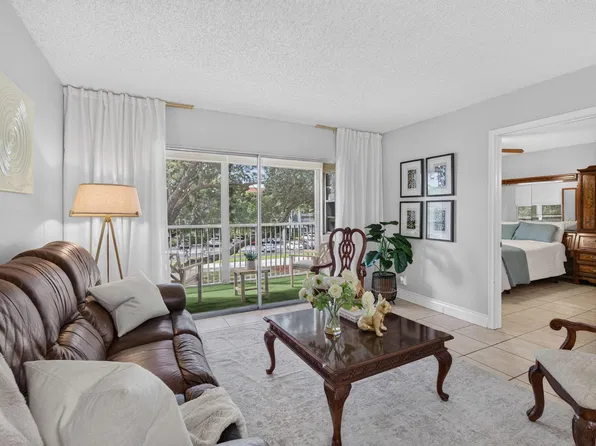 1100 SW 128TH Terrace #302U, Pembroke Pines, FL 33027