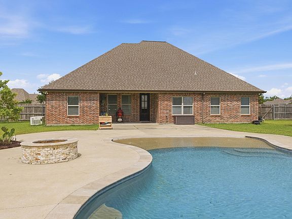 2nd image of 522 Jewell Ln