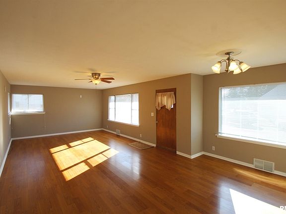 5th image of 1213 W Hudson St