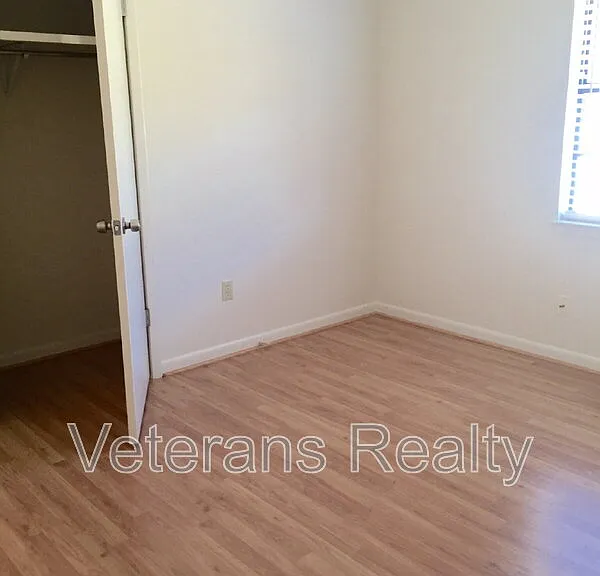 867 Vee St — Photo 5