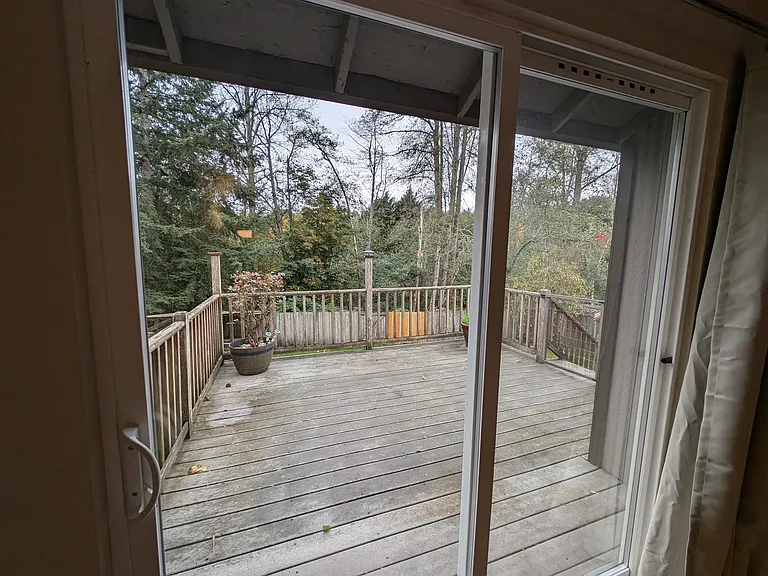 Deck (2)