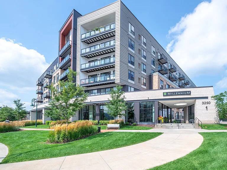 Millennium Edina — Photo 44