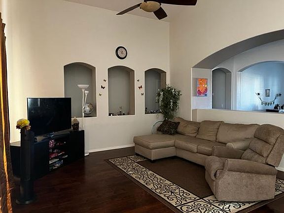 3rd image of 2217 E Carob Dr