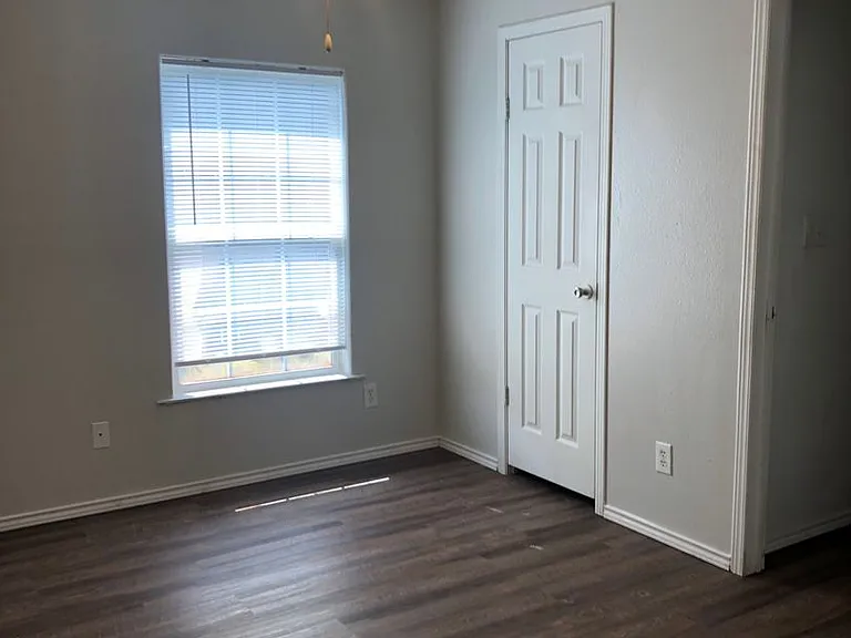 115 Varsity Dr — Photo 40