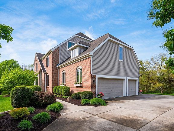 3rd image of 10900 Buckingham Pl