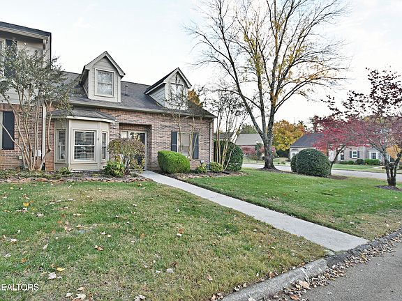 3rd image of 8744 Wimbledon Dr